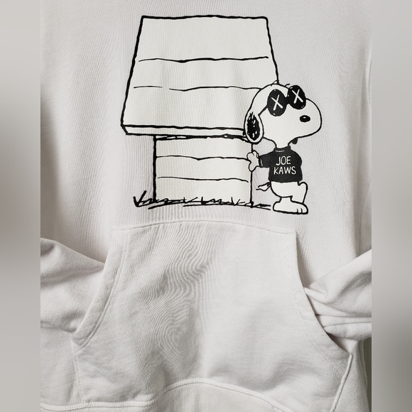Uniqlo X KAWS X Peanuts Joe Kaws Doghouse Sweatshirt - Picture 4 of 13